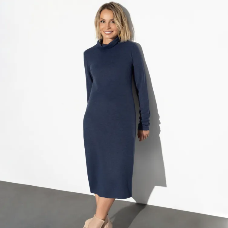 Sukienka CHARUTTI #V obyatiyax tajny (cosy blue)
