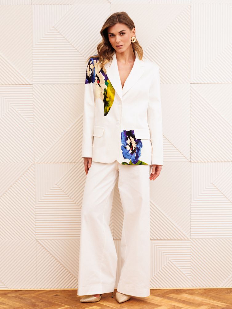 Костюм GIZART арт. 5377 молочный с цветком