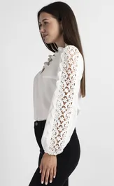 Блузка VIZAVI 695 молочный
