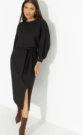 Sukienka CHARUTTI Ty vxodish–moda zamiraet (chernoe)