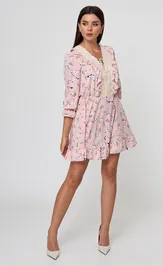 Sukienka Anelli Laurel 1023 pudra s cvetami