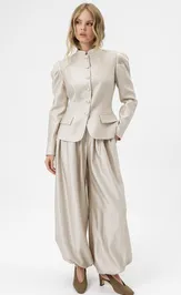Suit Pirs 6955 svetlo-bezhevyj