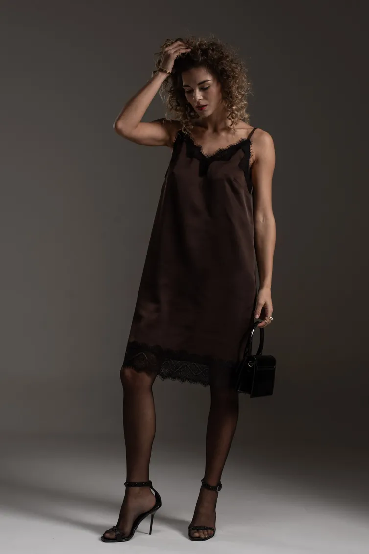 Sukienka SILVERSPICE #S-5539 shokolad