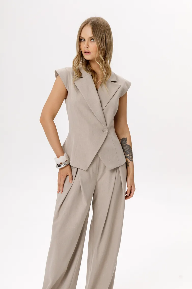 Waistcoat Pirs #6543 bezhevyj