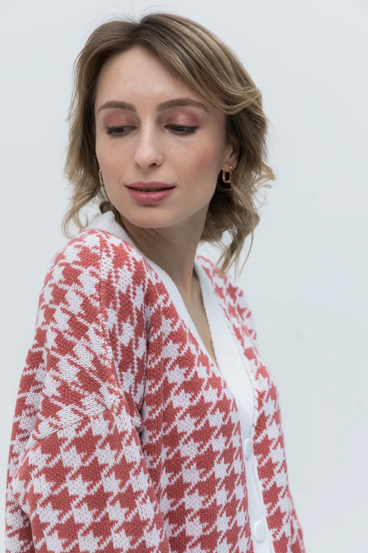 Cardigan Romgil #TZ692P belyj, temno-korallovyj