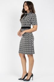 Dress VIZAVI #807 cherno-belyj