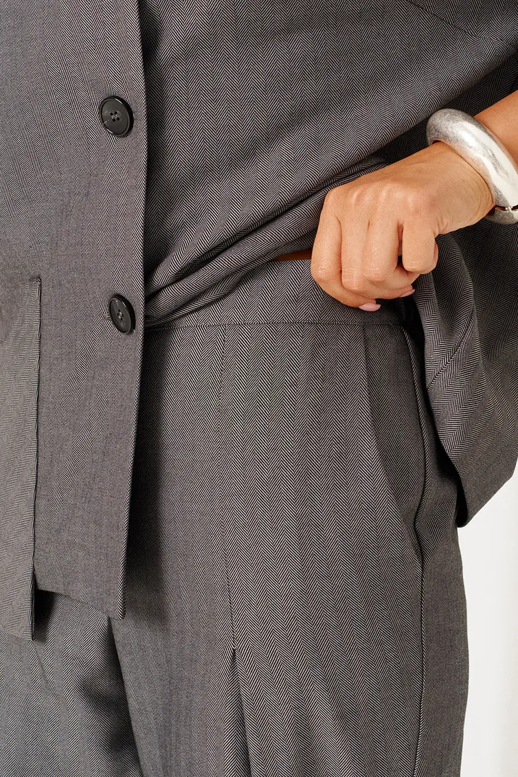 Suit Beautiful & Free #6484 tyomno-seryj