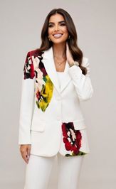 Жакет GIZART 15377 молочный с цветком оранжевым