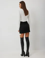 Skoczek V&N fashion #1040 belyj