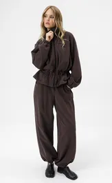 Suit Pirs 6979 korichnevyj
