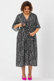 Sukienka BegiModa #1035 chyorno-belyj