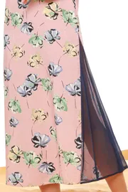 Sukienki DS Trend #P-3971-0138-01 (v cvetochek s chernymi vstavkami)