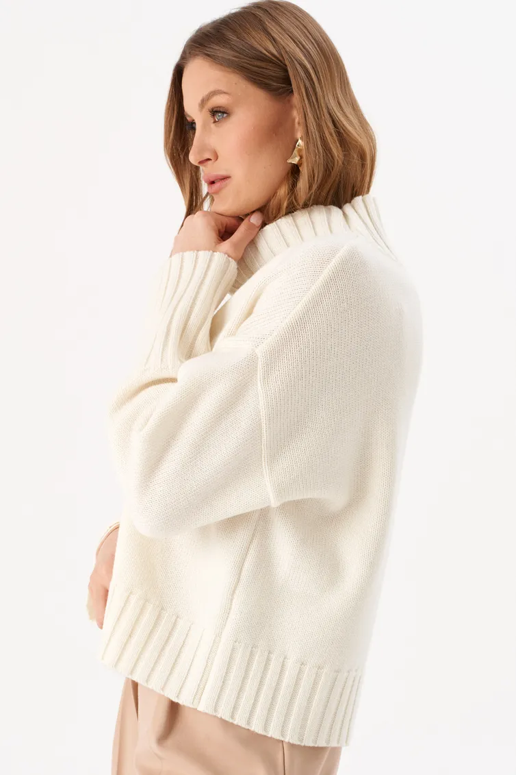 Sweter Romgil #RV0285-ShE5 molochnyj