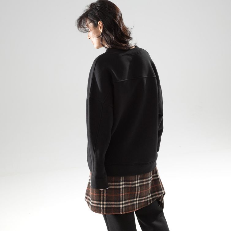 Свитшот CHARUTTI арт. Интересный момент (блэк)