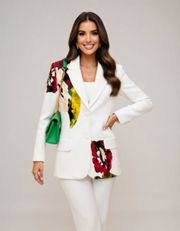 Жакет GIZART арт. 15377 молочный с цветком оранжевым