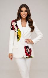 Жакет GIZART 15377 молочный с цветком оранжевым