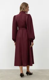 Dress CHARUTTI Buntarka v dele (s poyasom)