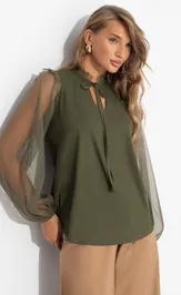 Blouse CHARUTTI Vechnaya privilegiya (zelenaya)