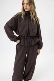 Suit Pirs #6979 korichnevyj