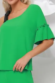 Garnitur DS Trend #K-0873-0304 (zelenyj s asimmetrichnoj bluzkoj)