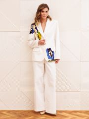 Костюм GIZART арт. 5377 молочный с цветком