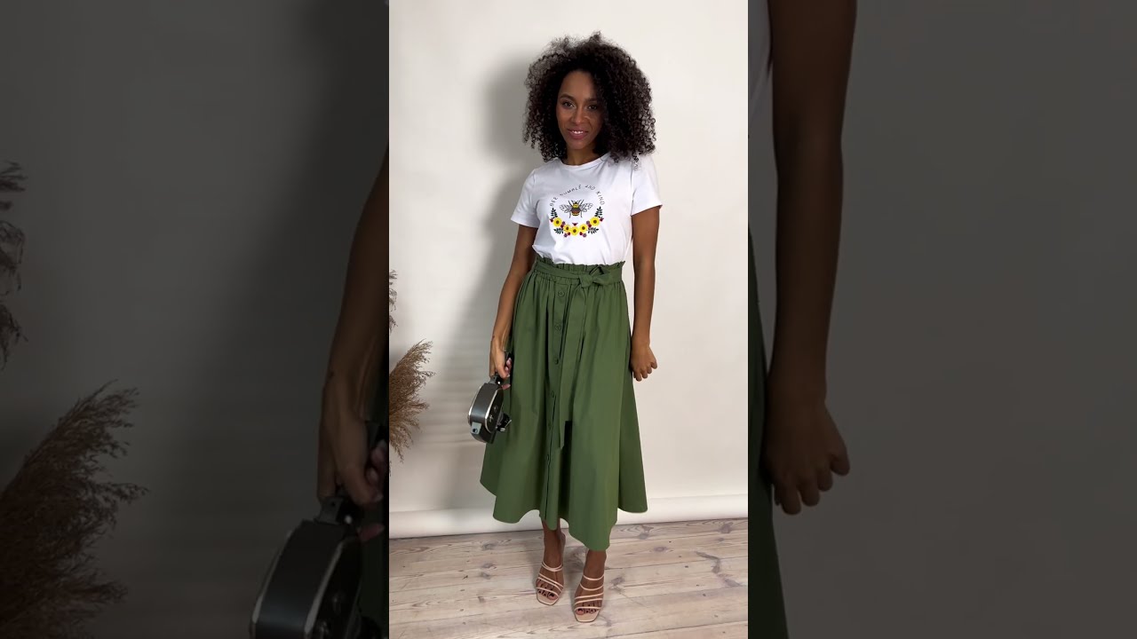 Летний костюм с юбкой и вышивкой ЮРС