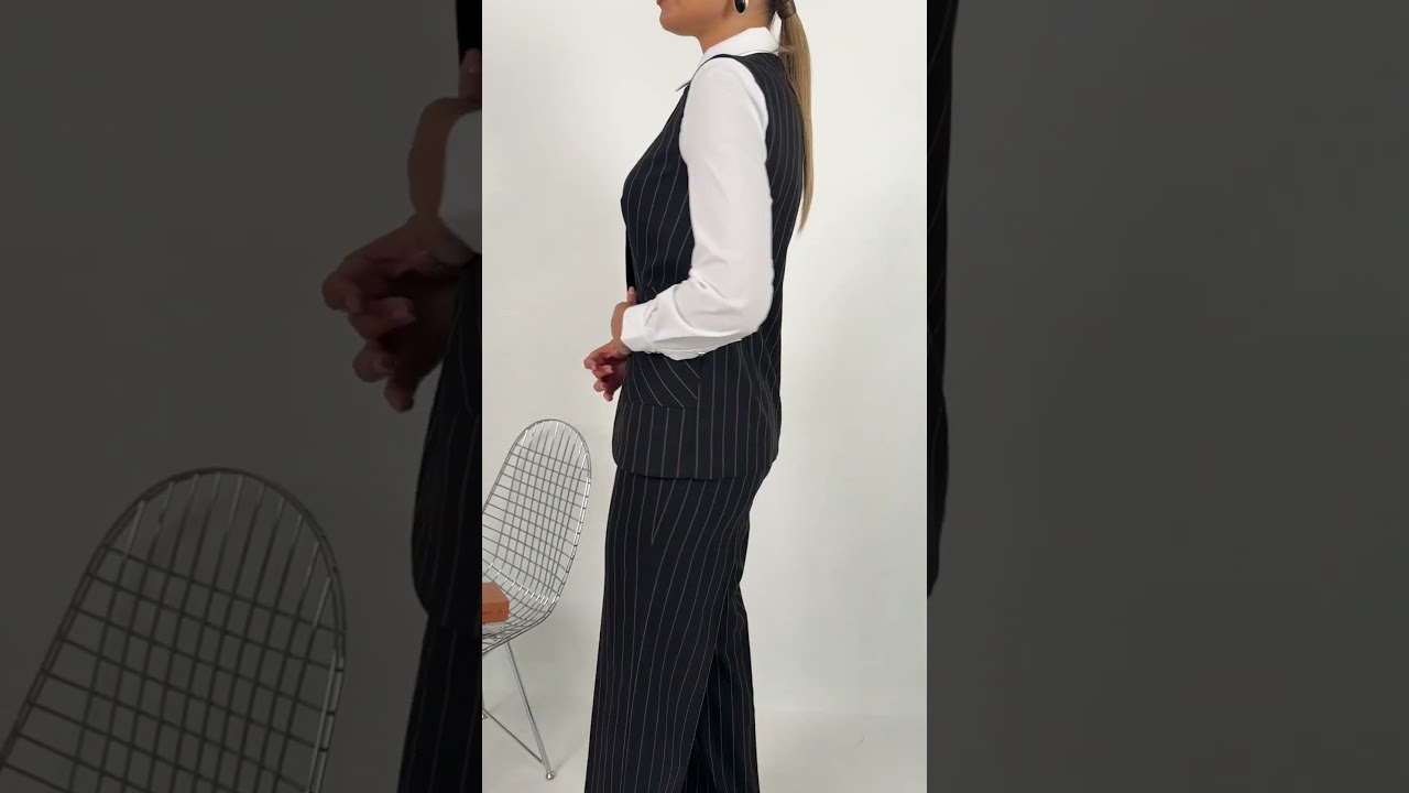 Классическая двойка с жилетом в полоску Мода-Юрс арт 2911 chernyj  #fashion  #брендыодежды