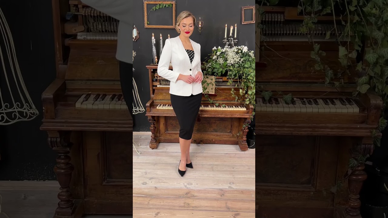 Элегантный костюм co съемной деталью Мода-Юрс арт. 2838 cherno belyj