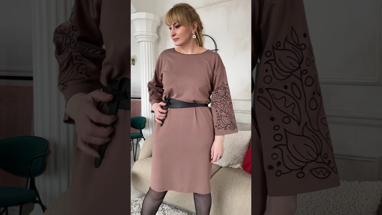За окном метелица и тебе не верится, что на платье вышивка, вышивка цветка... Платье 2177 Rumoda.