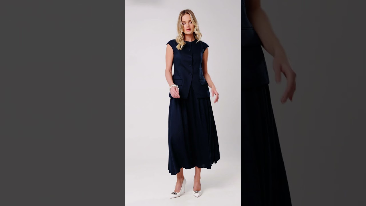 Льняной женский костюм синего цвета URS.by