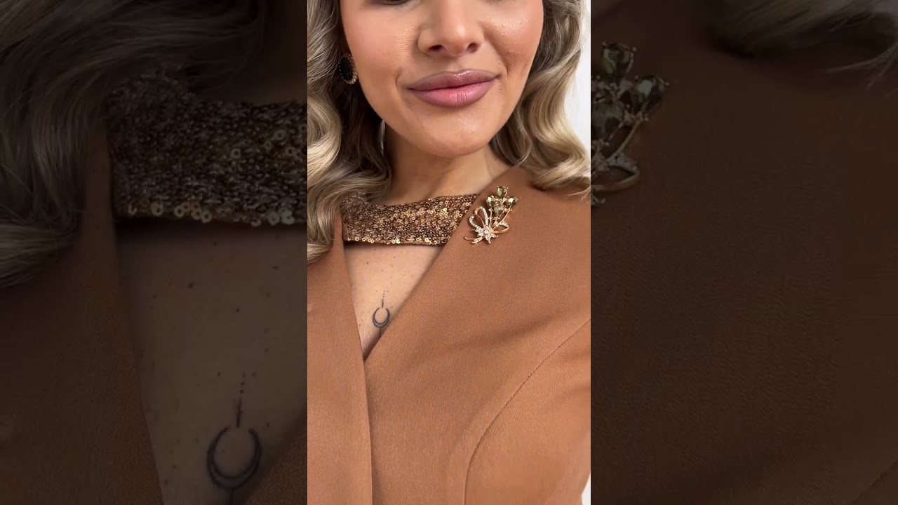 Нарядный костюм с декором из пайеток Мода-Юрс арт 2888 caramel #мода #одежда #одеждаоптом