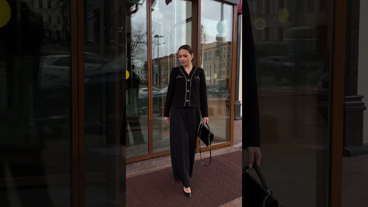 Черный жакет с цепочкой. 24-356-1 URS.by