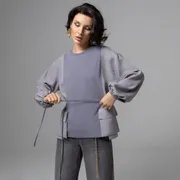 Bluza CHARUTTI #V kotorom udobno zhit (seryj)