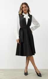 Dress CHARUTTI Ostryj stil (s poyasom)