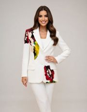 Жакет GIZART арт. 15377 молочный с цветком оранжевым